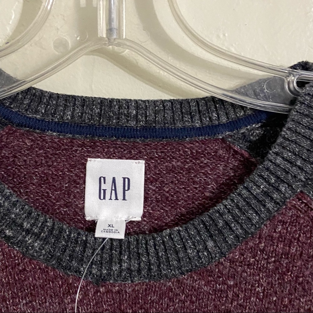 GAP Factory Colorblock Crewneck - Picture 4 of 4